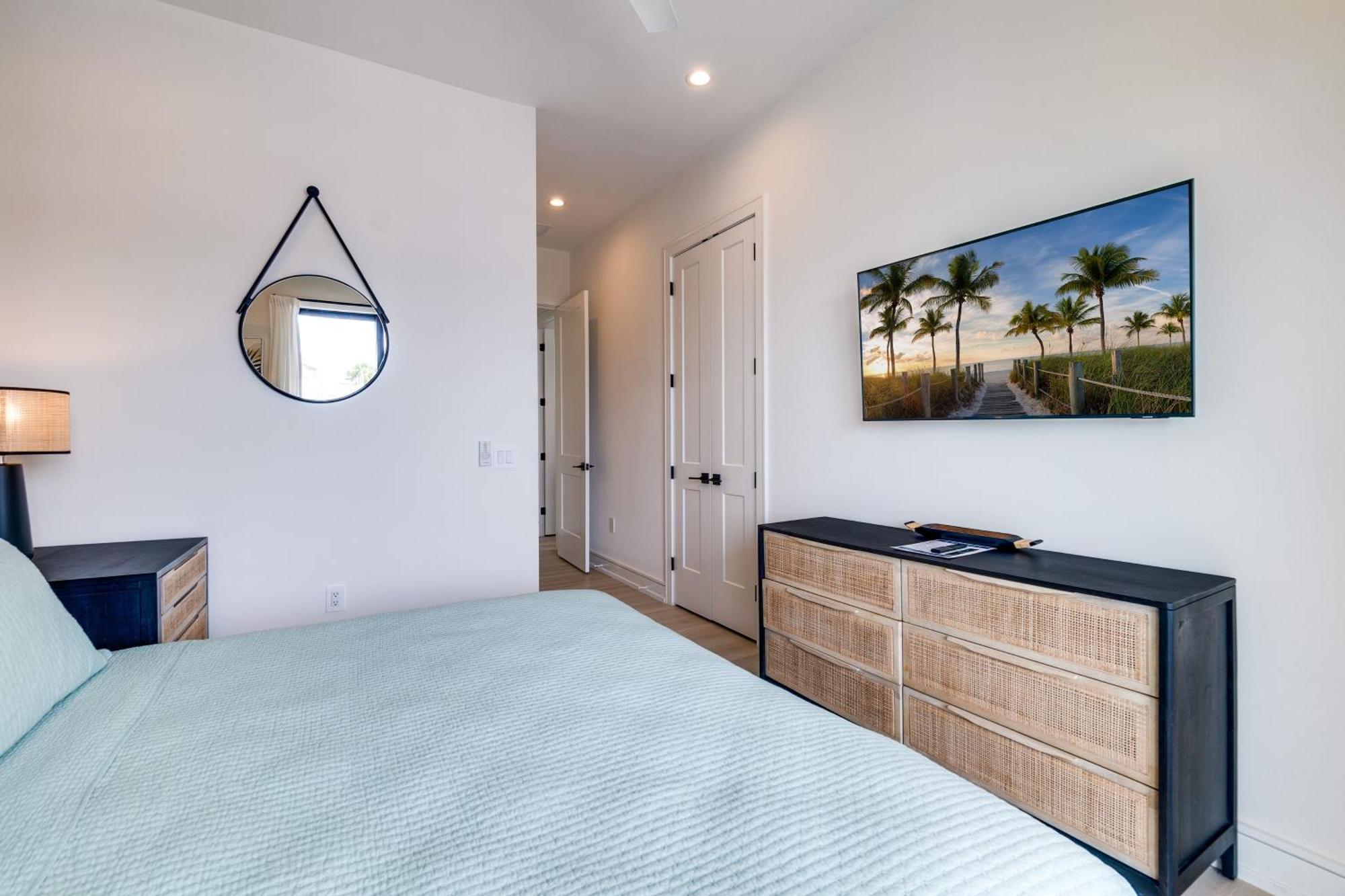 Swanky Bubbles, 9 Beds, 11 Bathrooms, Pet-Friendly With A Rooftop Deck And Steps Away To The Beach! Holmes Beach Eksteriør billede